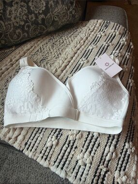White Lace-Accent Wireless Bra by